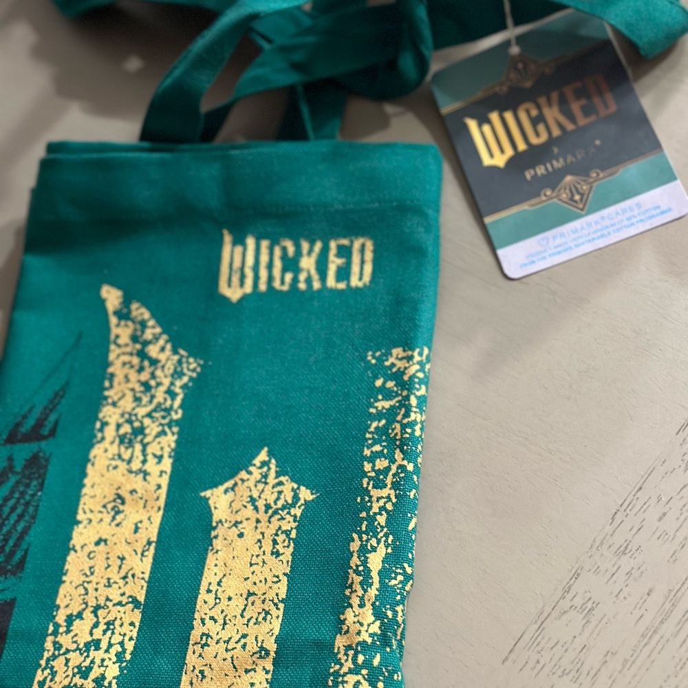 *NWT* Primark Exclusive Wicked Extra Large Tote Bag
